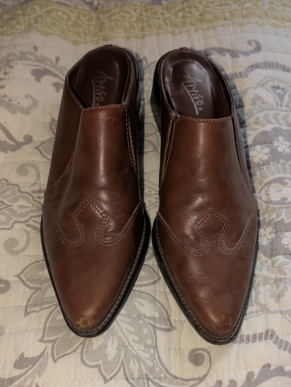 Ativa Women's Size 8M Brown Leather Slip-On Pointed-Toe Mules